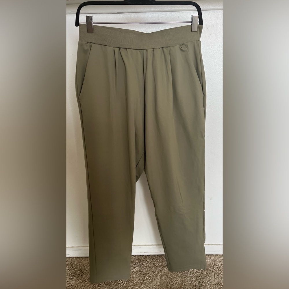 Forever 21 straight leg athletic pant